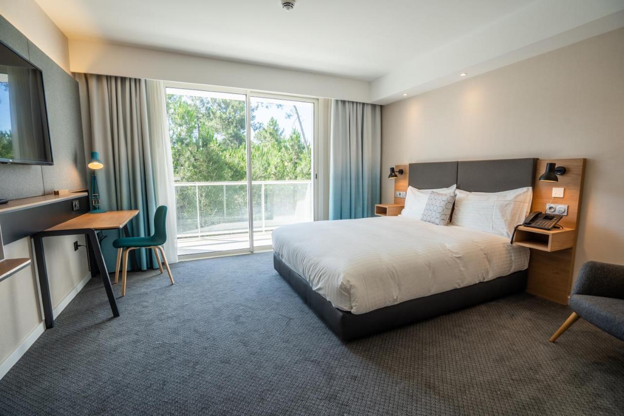 Chambre Lit Queen-Size Standard - Accessible aux Personnes à Mobilité Réduite